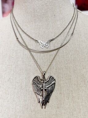 💝 2/20$ A trio of silver-toned necklaces, dainty stack Angel Wings Butterfly